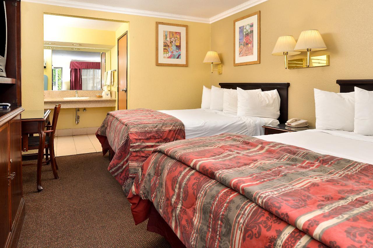 Americas Best Value Inn Pasadena Exterior photo