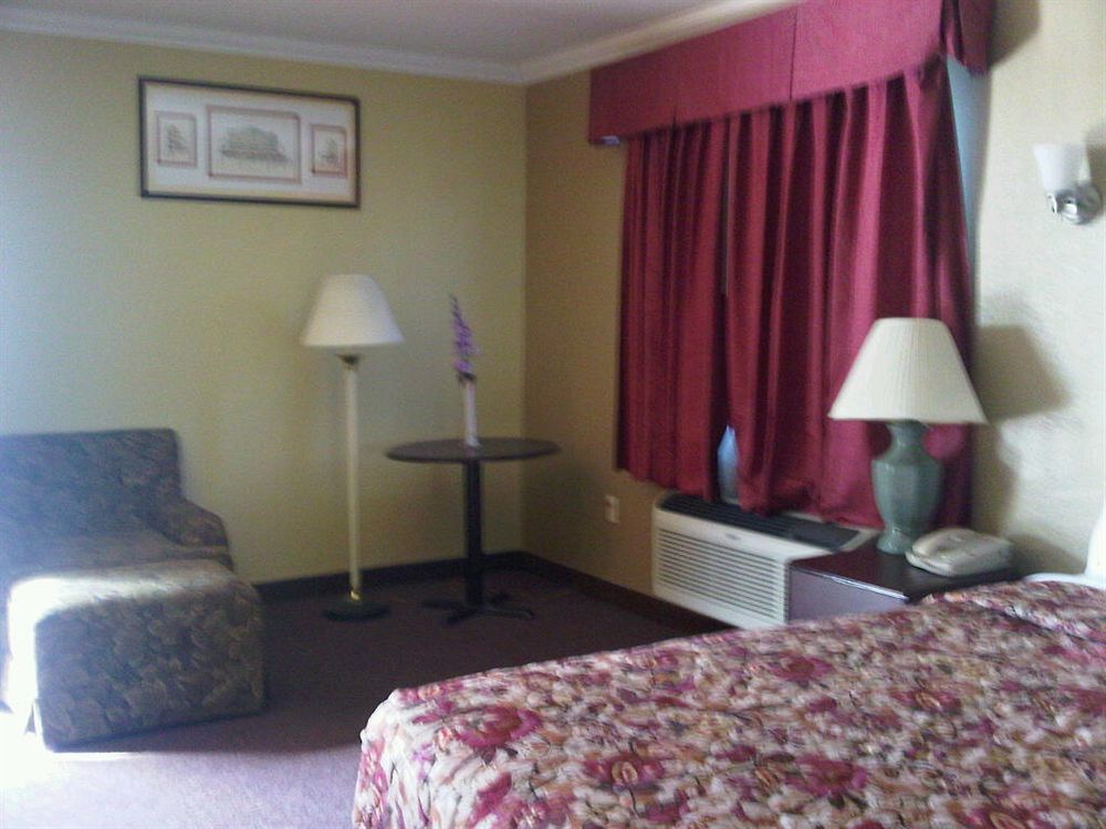 Americas Best Value Inn Pasadena Exterior photo
